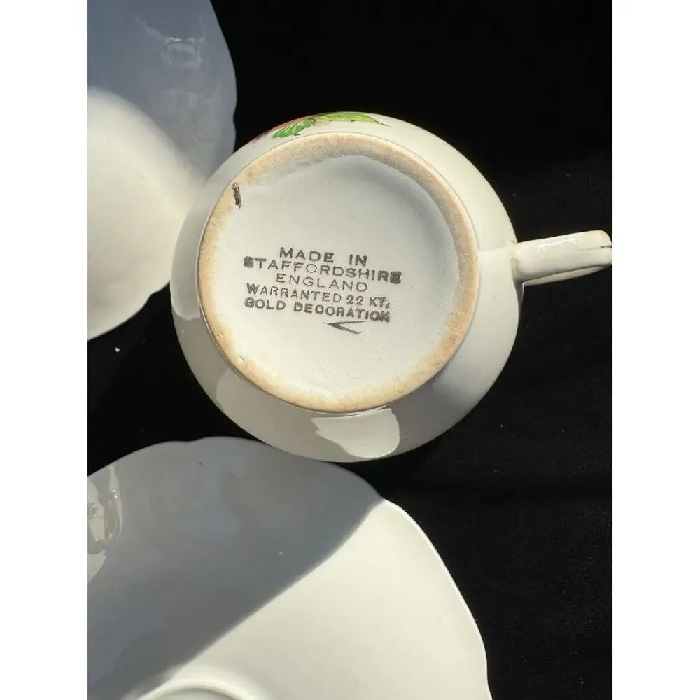 RARE Vintage Royal Swan Staffordshire England 22K Set 4 Tea Cups & Saucers -S88